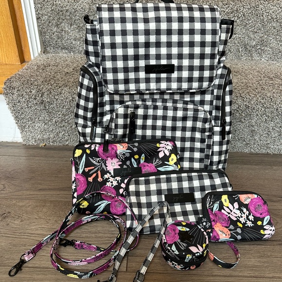 Ju-Ju-Be Black and White Checkered Pattern - Picture 1 of 16